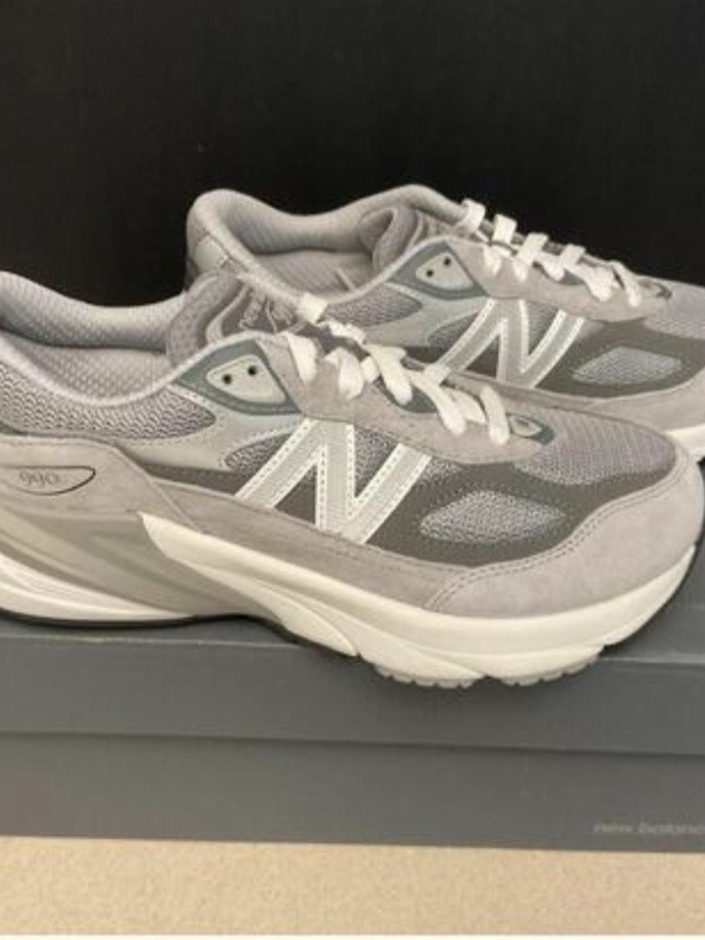 New Balance 990 V6 Gray Suede & Mesh Us Kids Sneakers, Unisex .
